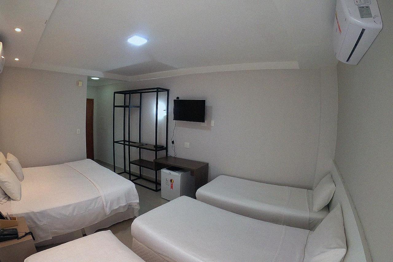 Hotel Pedra Negra Gov. Valadares Говернадор-Валадарес Екстер'єр фото