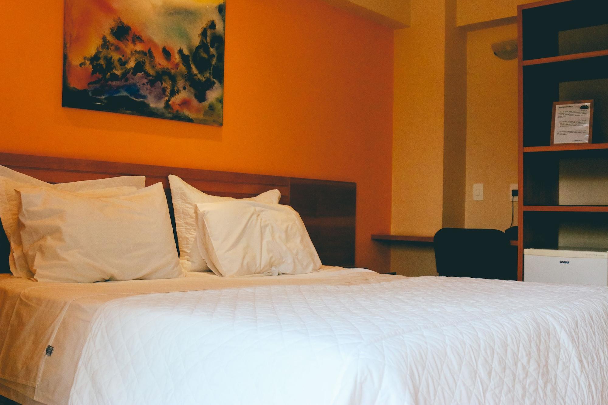 Hotel Pedra Negra Gov. Valadares Говернадор-Валадарес Екстер'єр фото