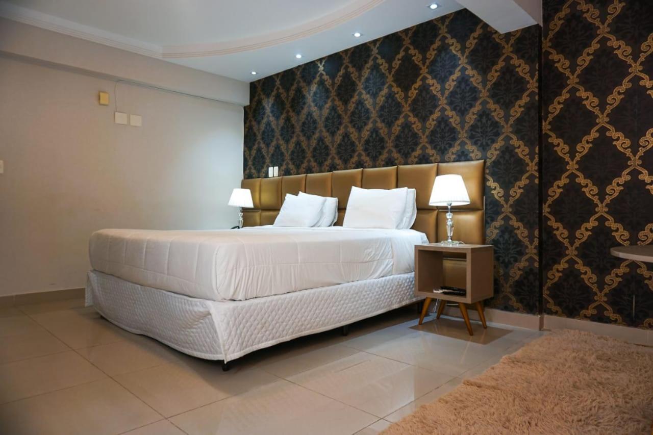 Hotel Pedra Negra Gov. Valadares Говернадор-Валадарес Екстер'єр фото