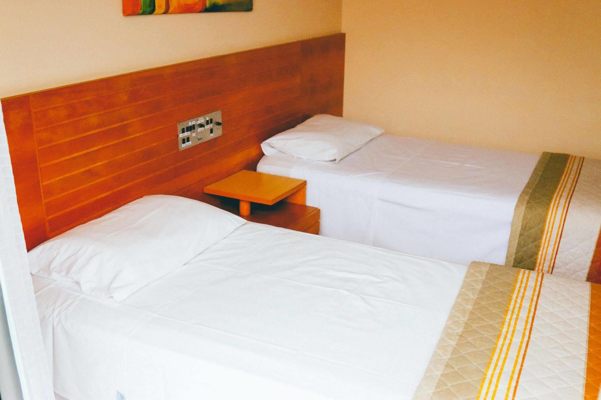 Hotel Pedra Negra Gov. Valadares Говернадор-Валадарес Екстер'єр фото